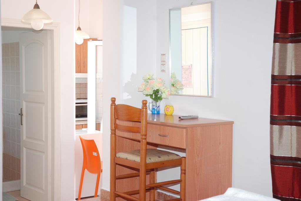Pension Katerina Studios Tourlos Phòng bức ảnh